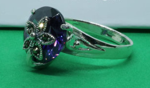 Apl29 Anillo Piedra Morada y Flor