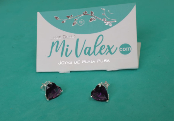 A445 Arete Corazón Morado