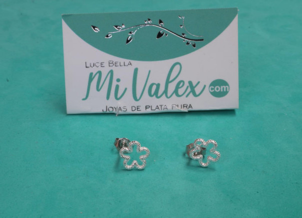 A536 Arete Flor Piedritas