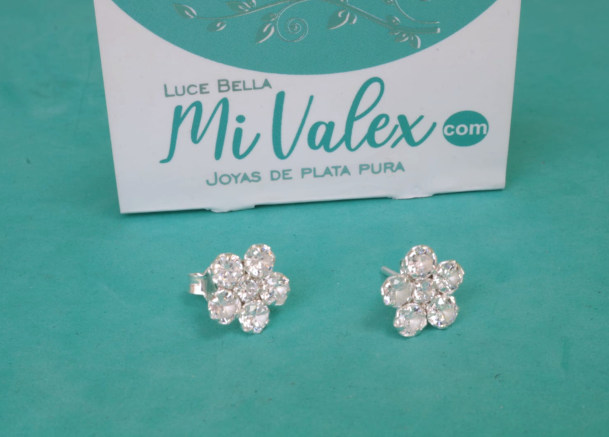 A577 Arete Flor Piedritas Blancas