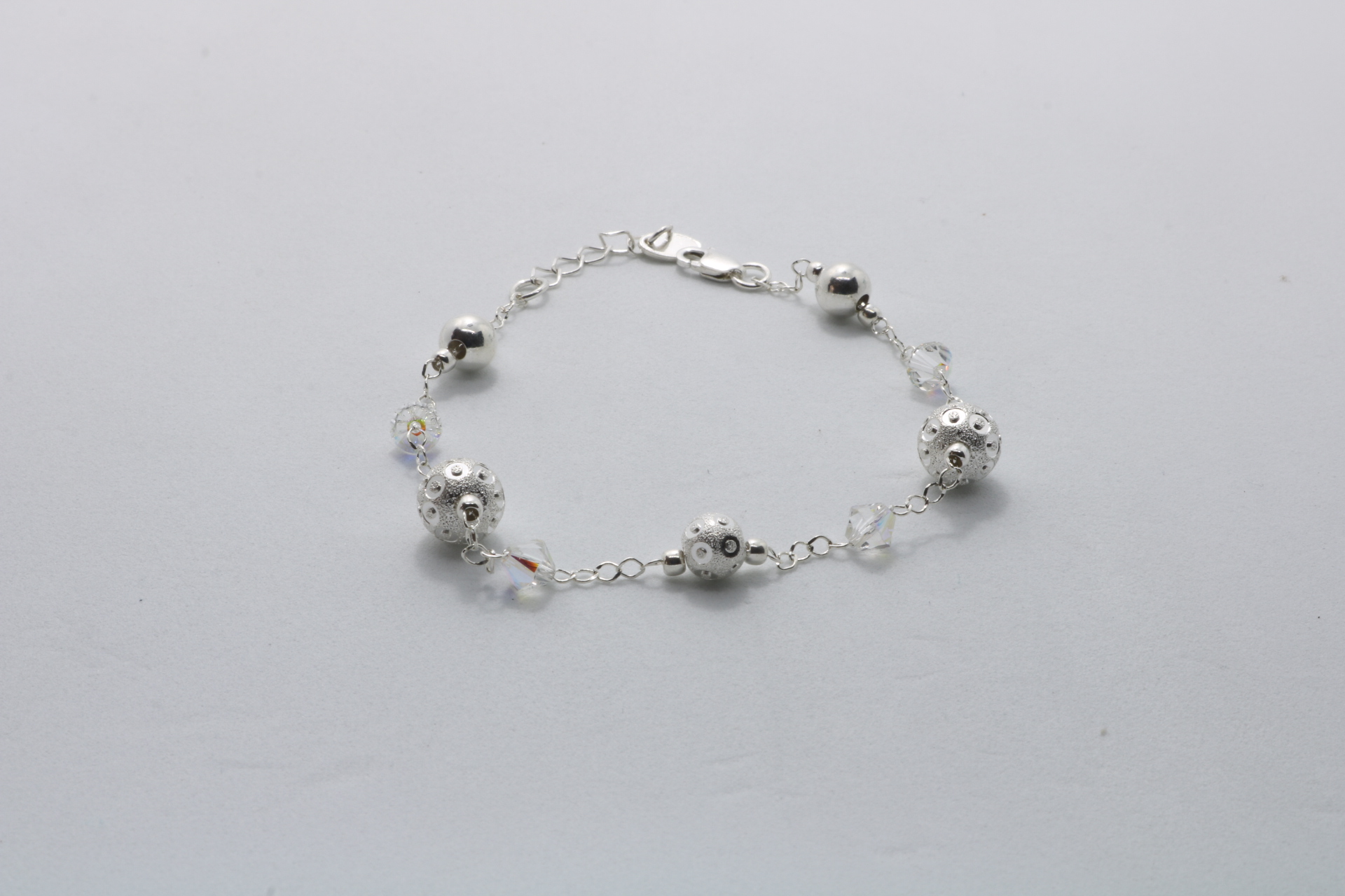10a27 Pulsera Bolitas y Cristales