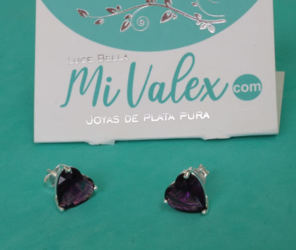 A445 Arete Corazón Morado