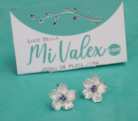 A532 Arete Flor Blanca